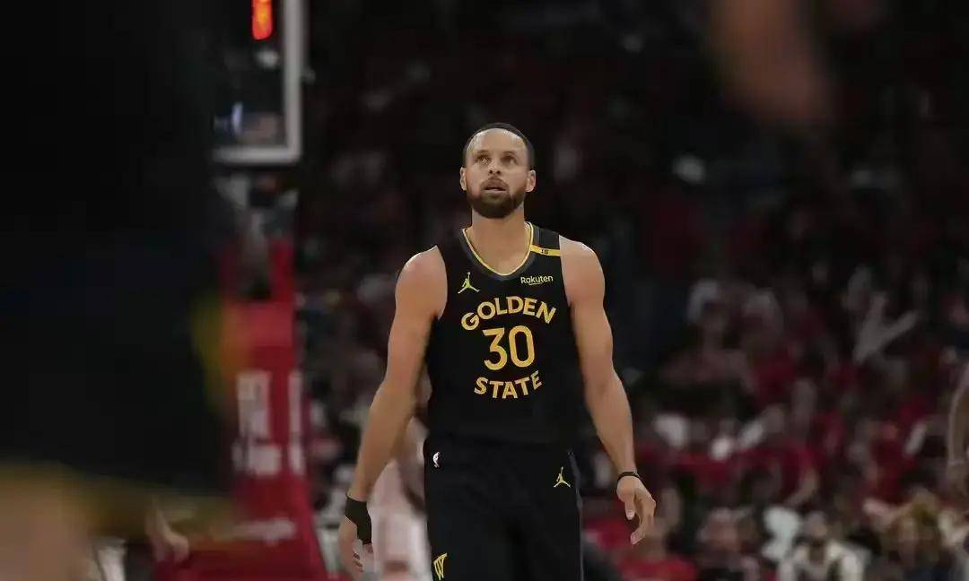 U8娱乐-关于库里回归赛场，逆转首场状态亮眼，TES观众沸腾！的信息