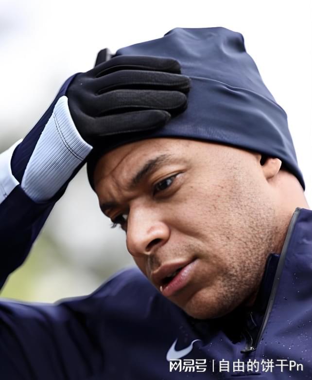 U8娱乐-Rookie在篮网比赛中惊险取胜，战术调整引发热议！的简单介绍